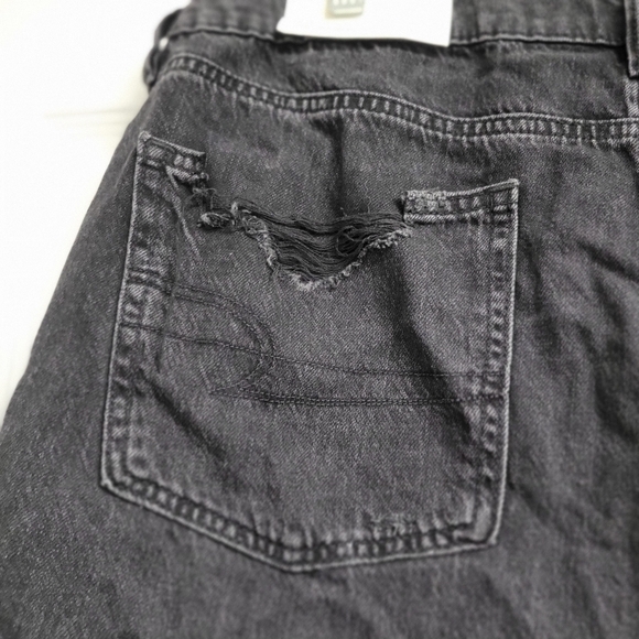 American Eagle NWT Super Hi Rise Mom shorts. - Picture 7 of 16